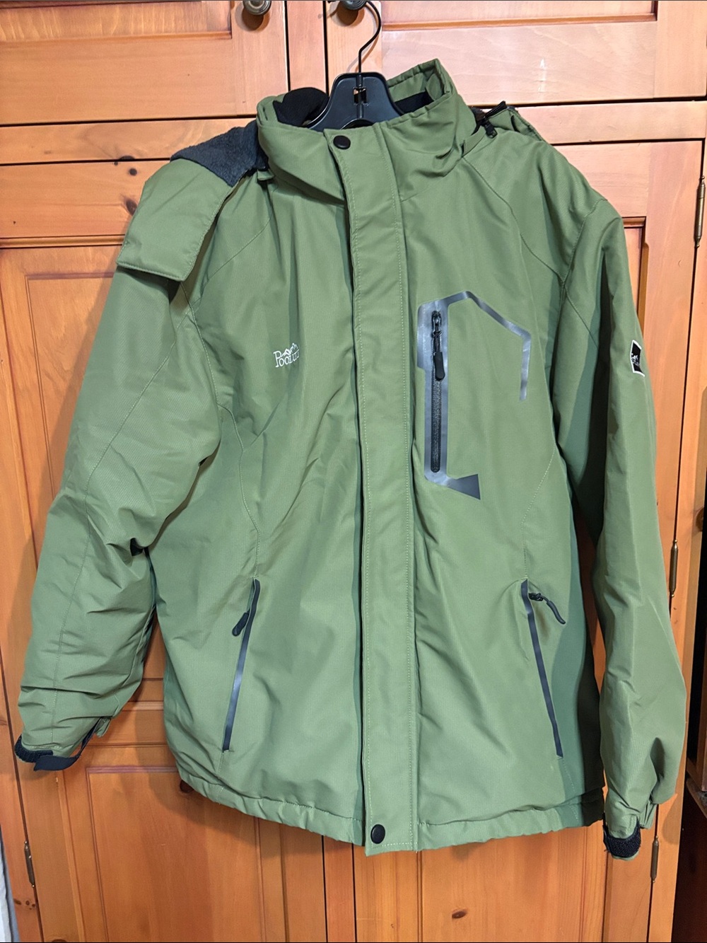 Men's Olive Green Ski Jacket with Waterproof Zipper Pockets